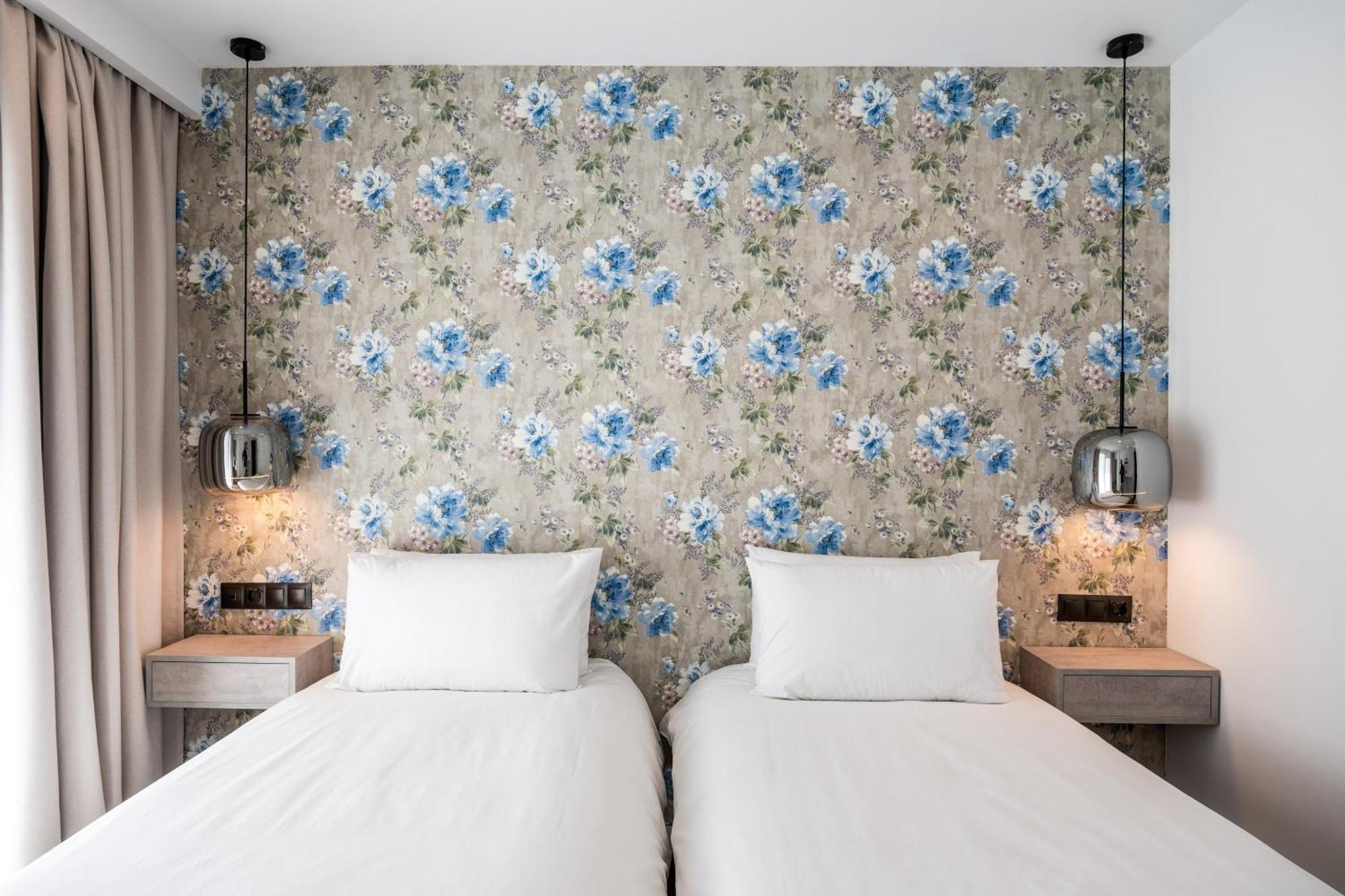The Orange House Boutique Hotel And Upstairs Rooftop Bar Center Of La Cala De Mijas 100M From The Beach ภายนอก รูปภาพ