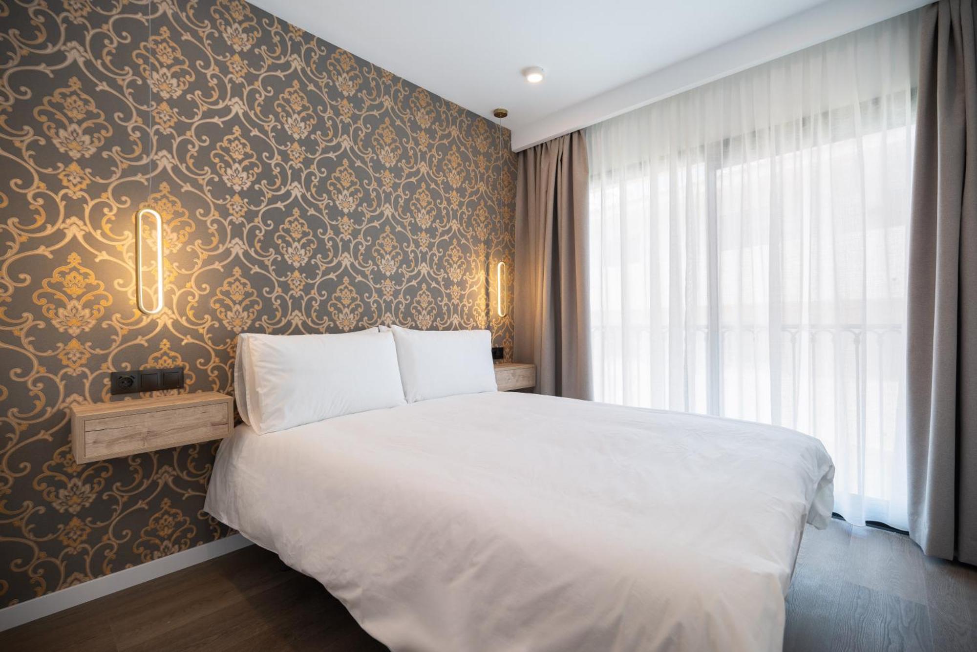 The Orange House Boutique Hotel And Upstairs Rooftop Bar Center Of La Cala De Mijas 100M From The Beach ภายนอก รูปภาพ