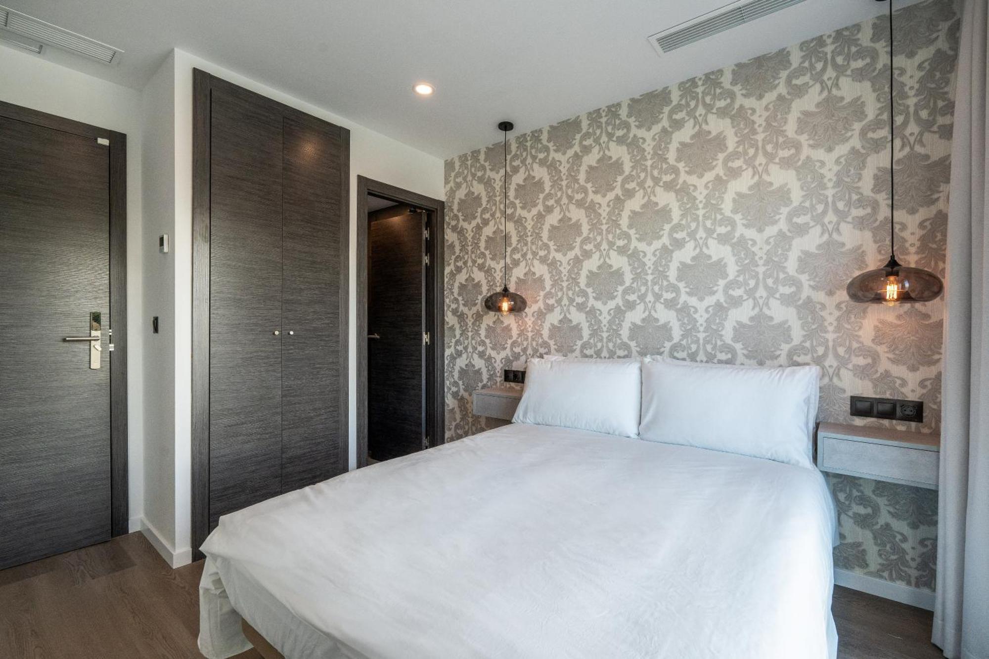 The Orange House Boutique Hotel And Upstairs Rooftop Bar Center Of La Cala De Mijas 100M From The Beach ภายนอก รูปภาพ