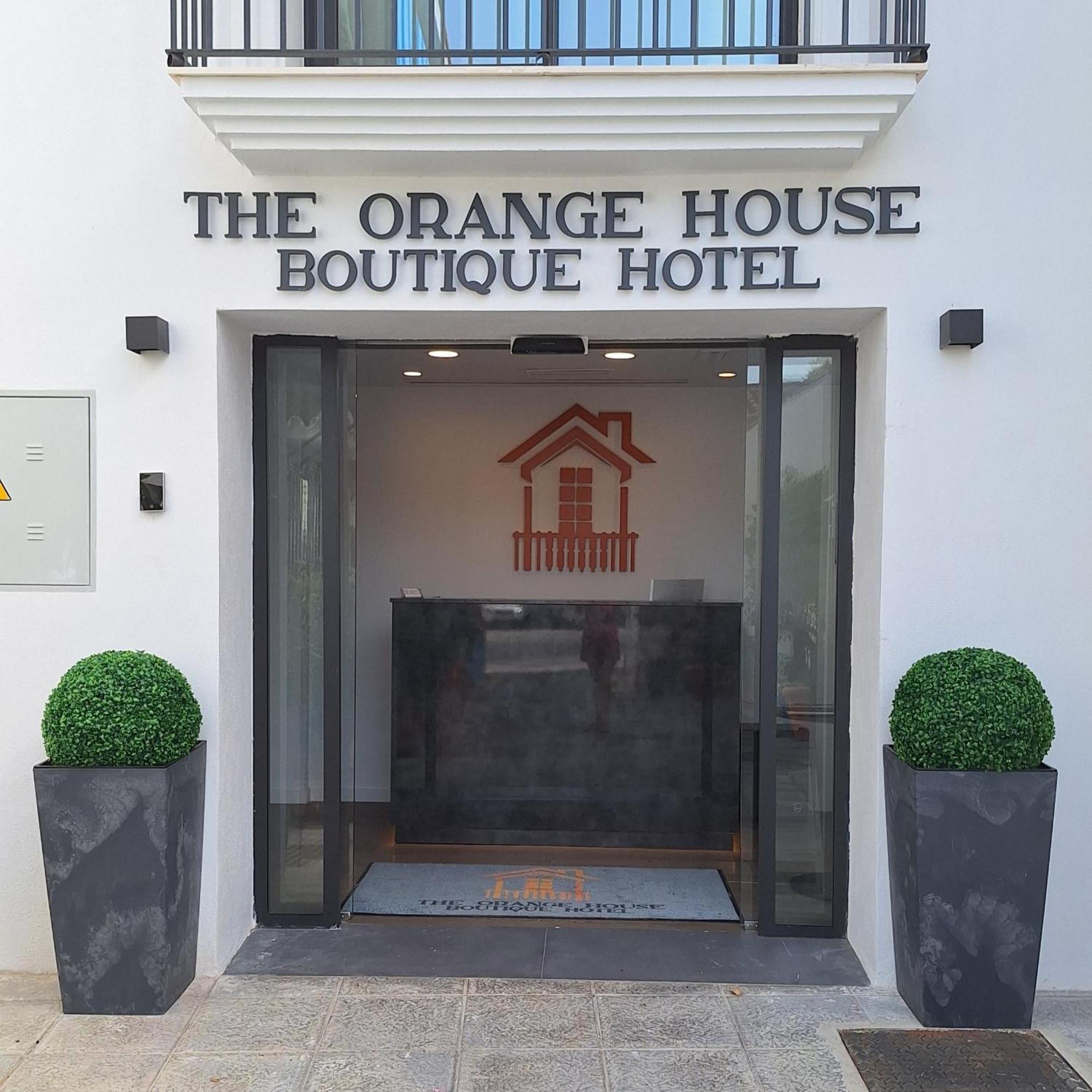 The Orange House Boutique Hotel And Upstairs Rooftop Bar Center Of La Cala De Mijas 100M From The Beach ภายนอก รูปภาพ
