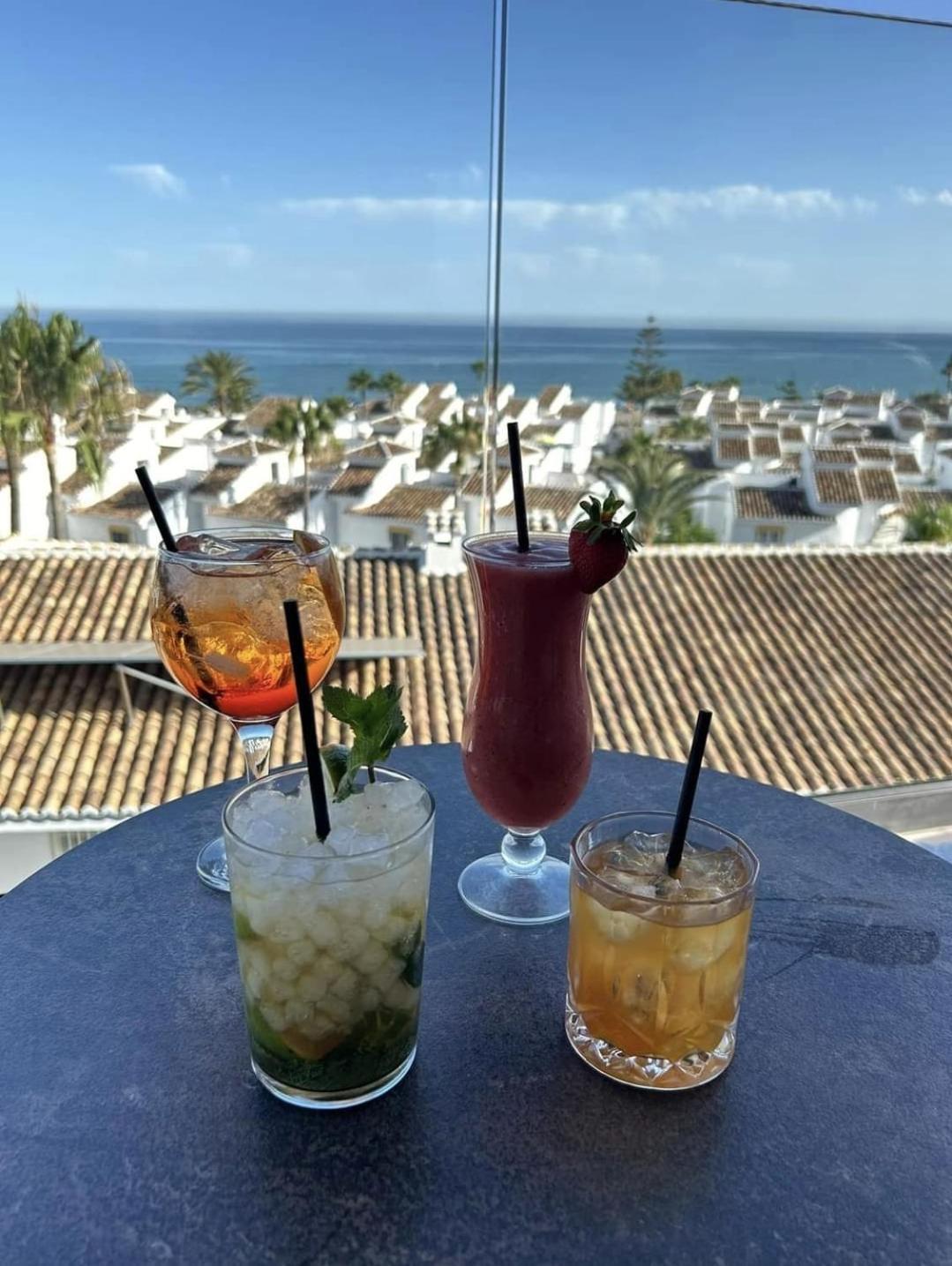 The Orange House Boutique Hotel And Upstairs Rooftop Bar Center Of La Cala De Mijas 100M From The Beach ภายนอก รูปภาพ